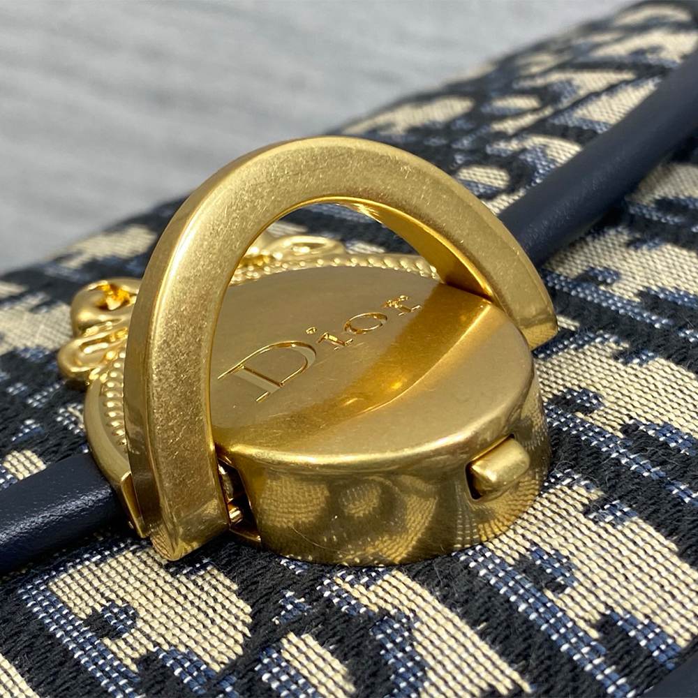 Dior Médaillon Small