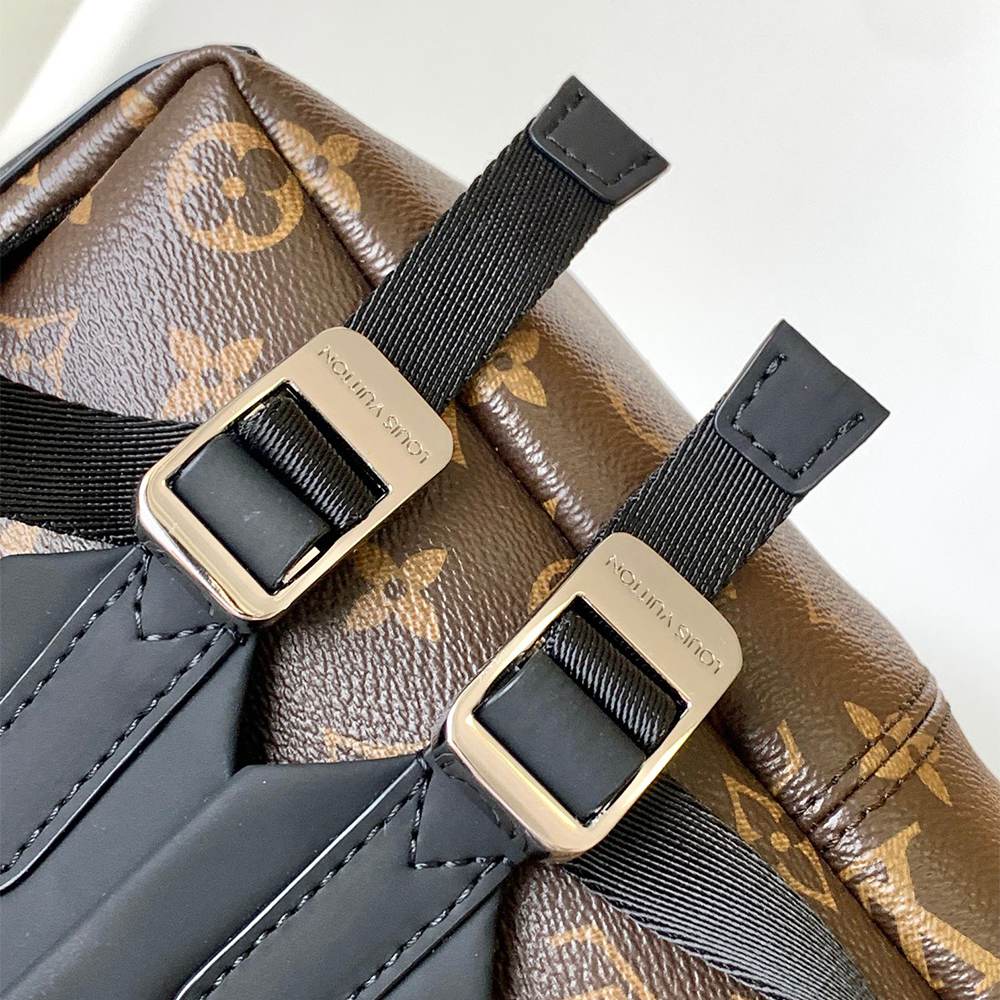 Louis Vuitton Discovery PM