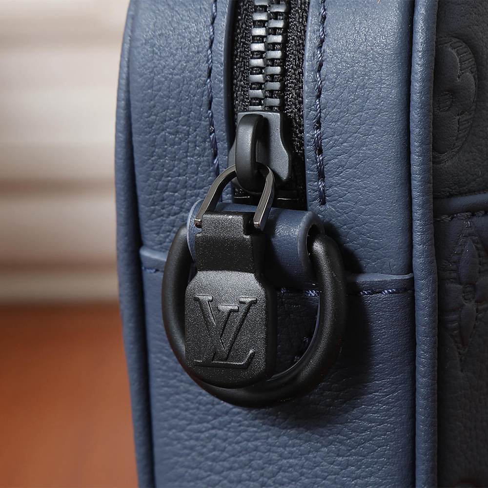 Louis Vuitton Trio Messenger