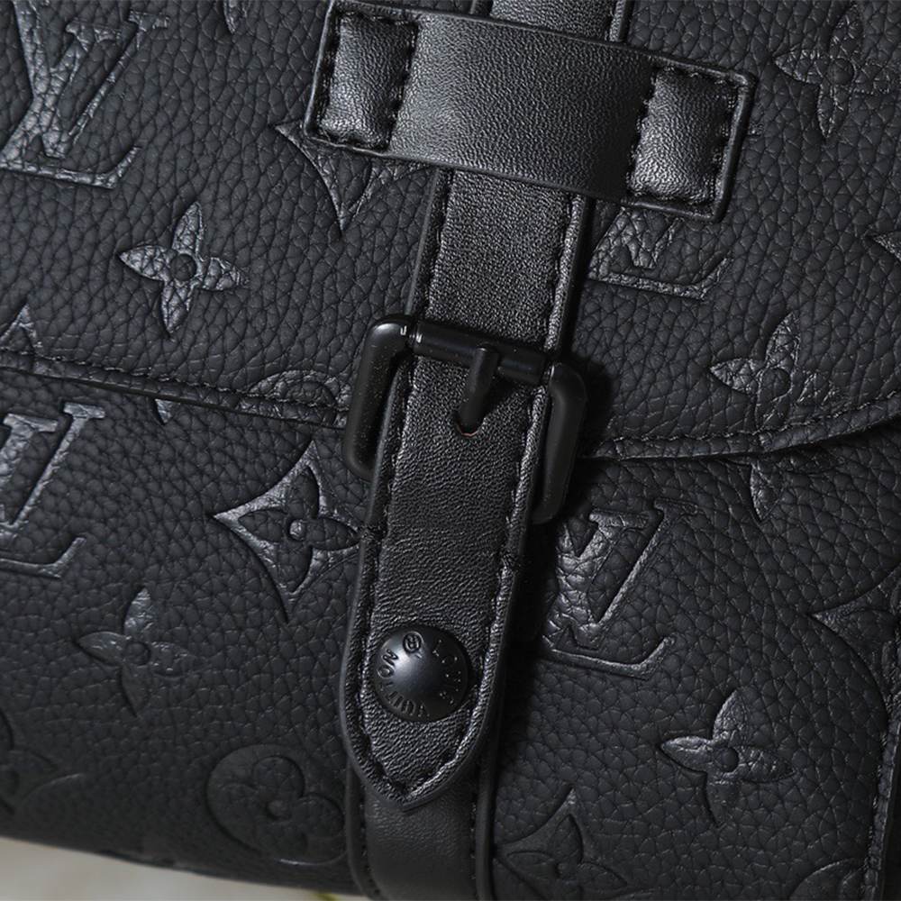 Louis Vuitton Christopher Messenger