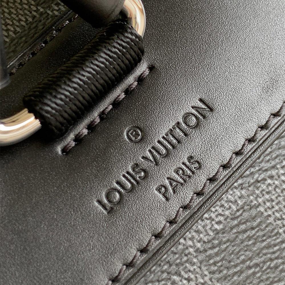 Louis Vuitton Christopher MM