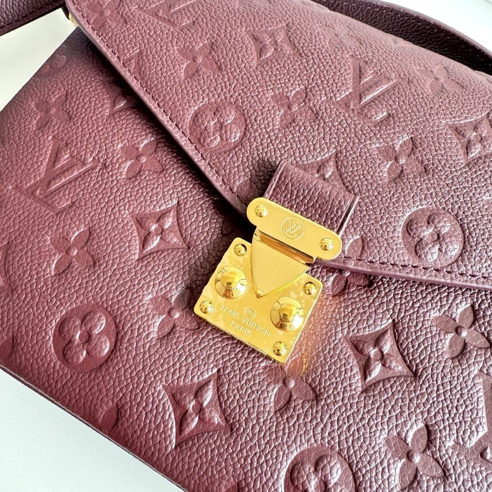 Louis Vuitton Pochette Métis