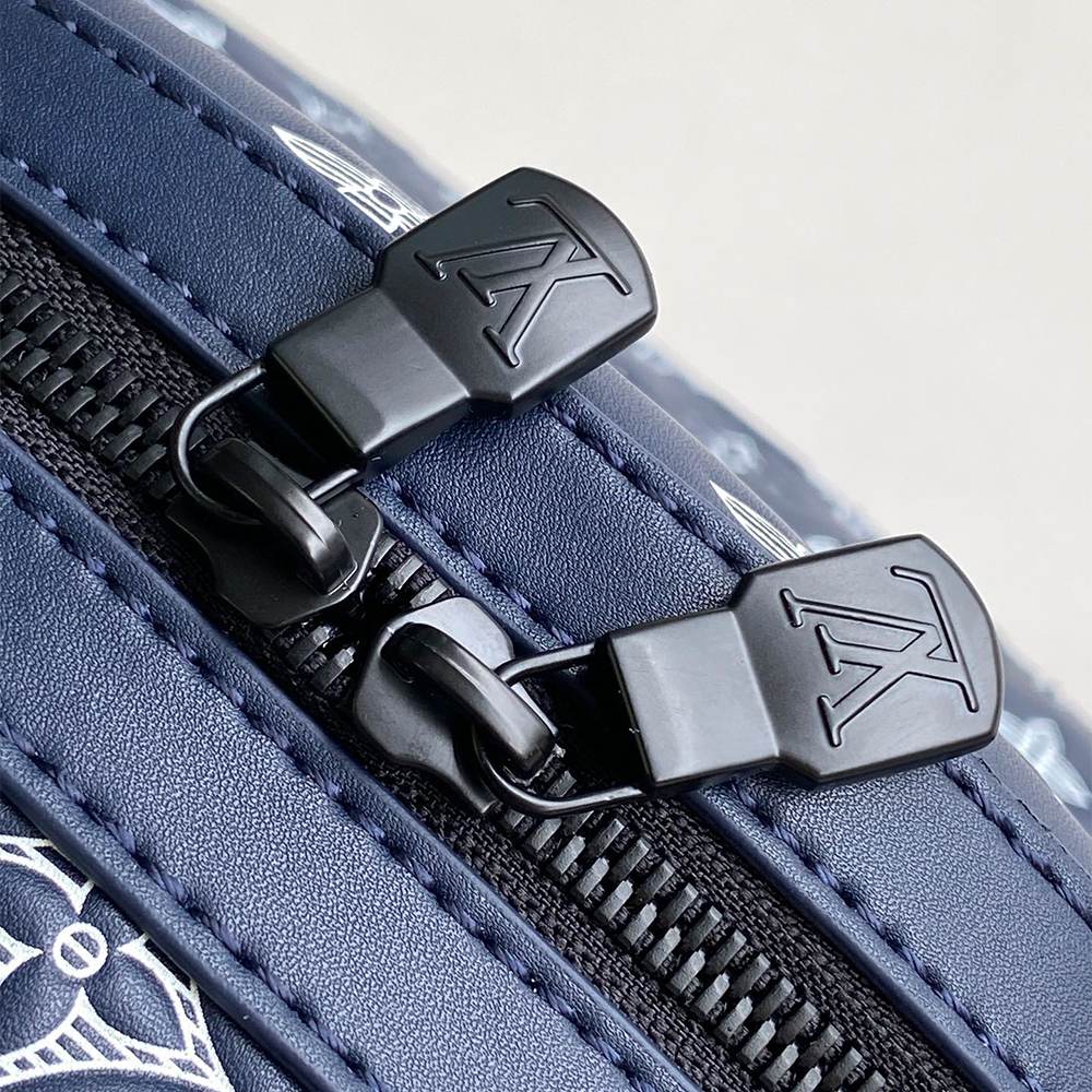 Louis Vuitton Discovery PM