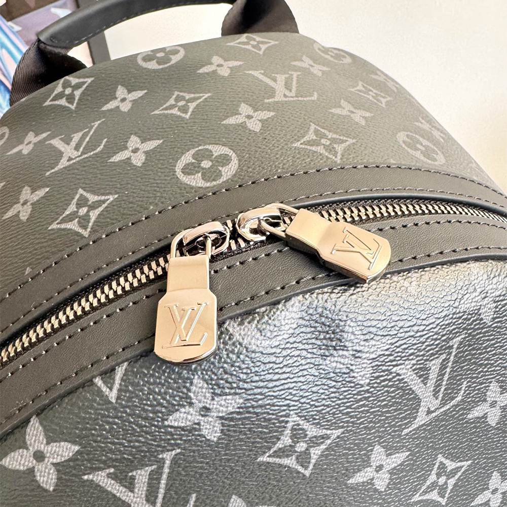 Louis Vuitton Discovery MM