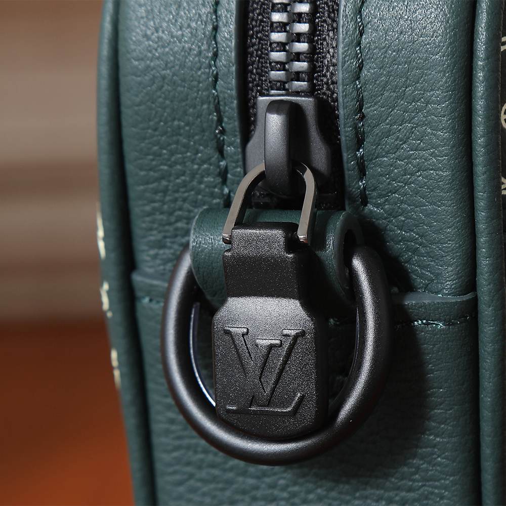 Louis Vuitton Trio Messenger