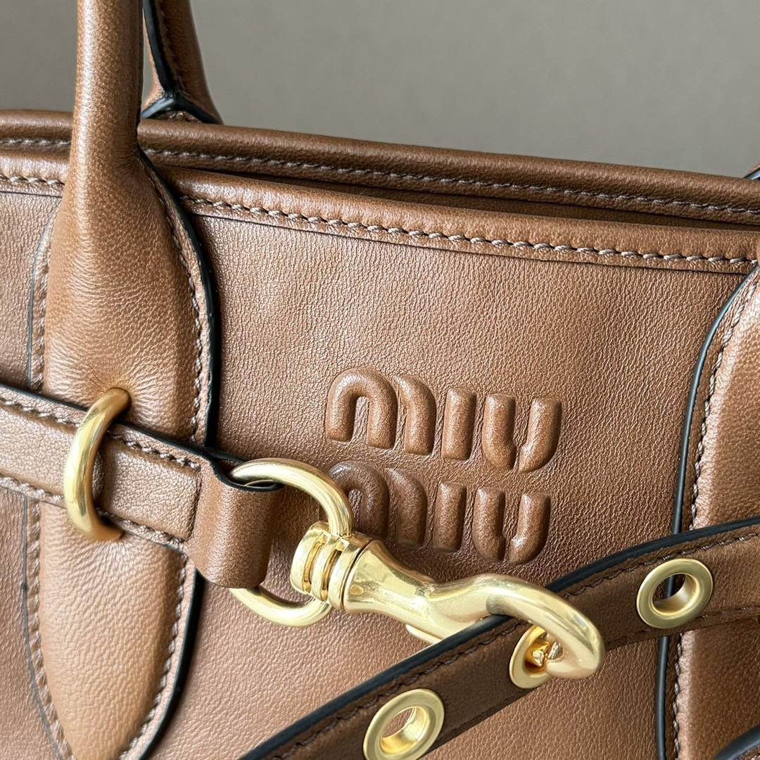 MiuMiu Aventure Nappa