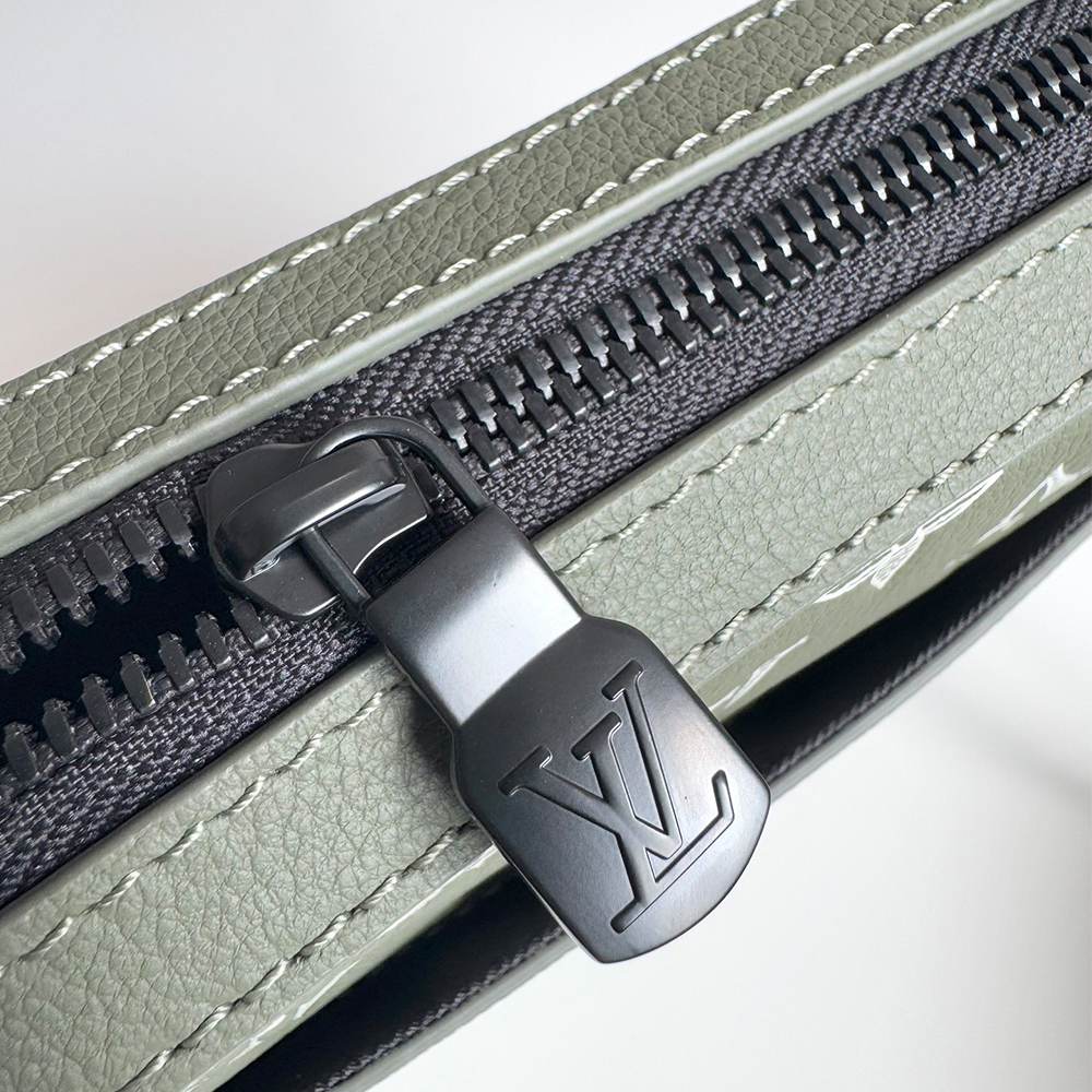 Louis Vuitton Trio Messenger