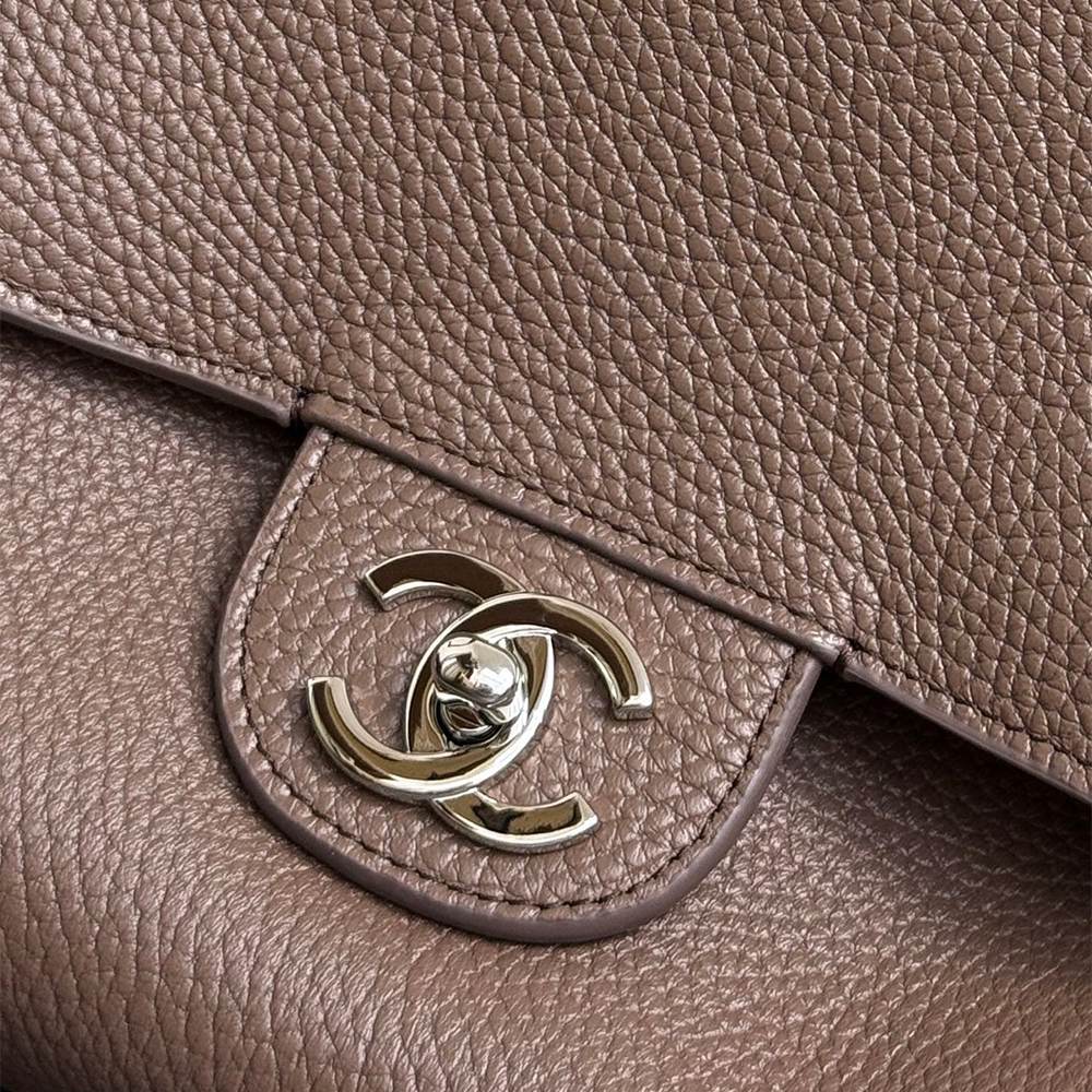 Chanel Maxi Flapbag