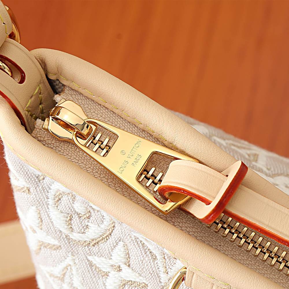 Louis Vuitton Carryall East-West