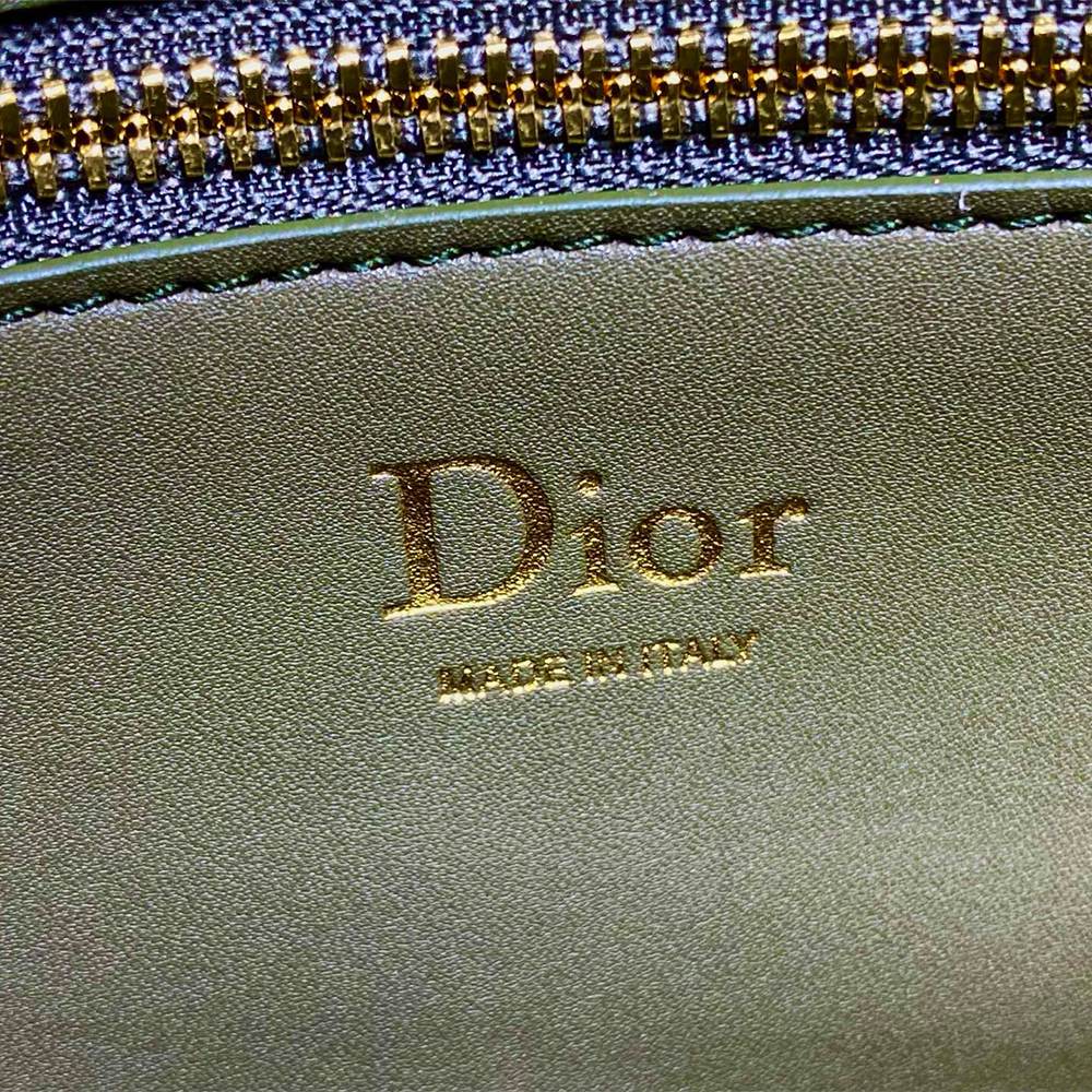 Dior Médaillon Small