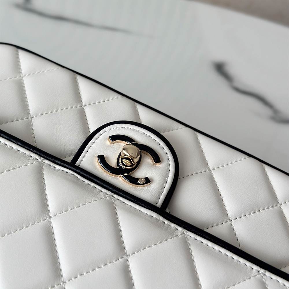 Chanel Small Wallet on Chain