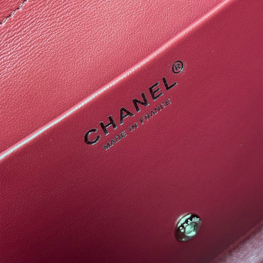 Chanel Maxi Flapbag Small