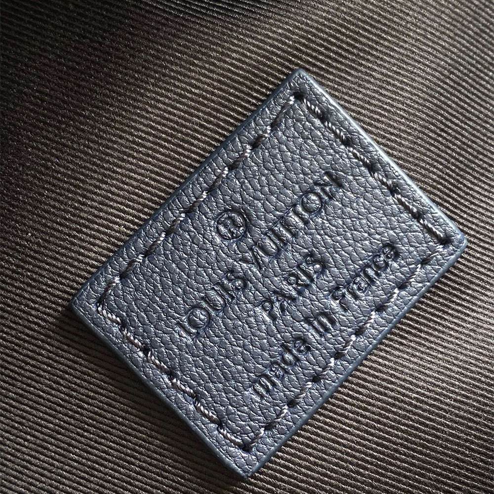 Louis Vuitton Discovery PM