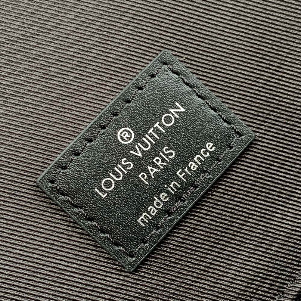 Louis Vuitton Christopher MM