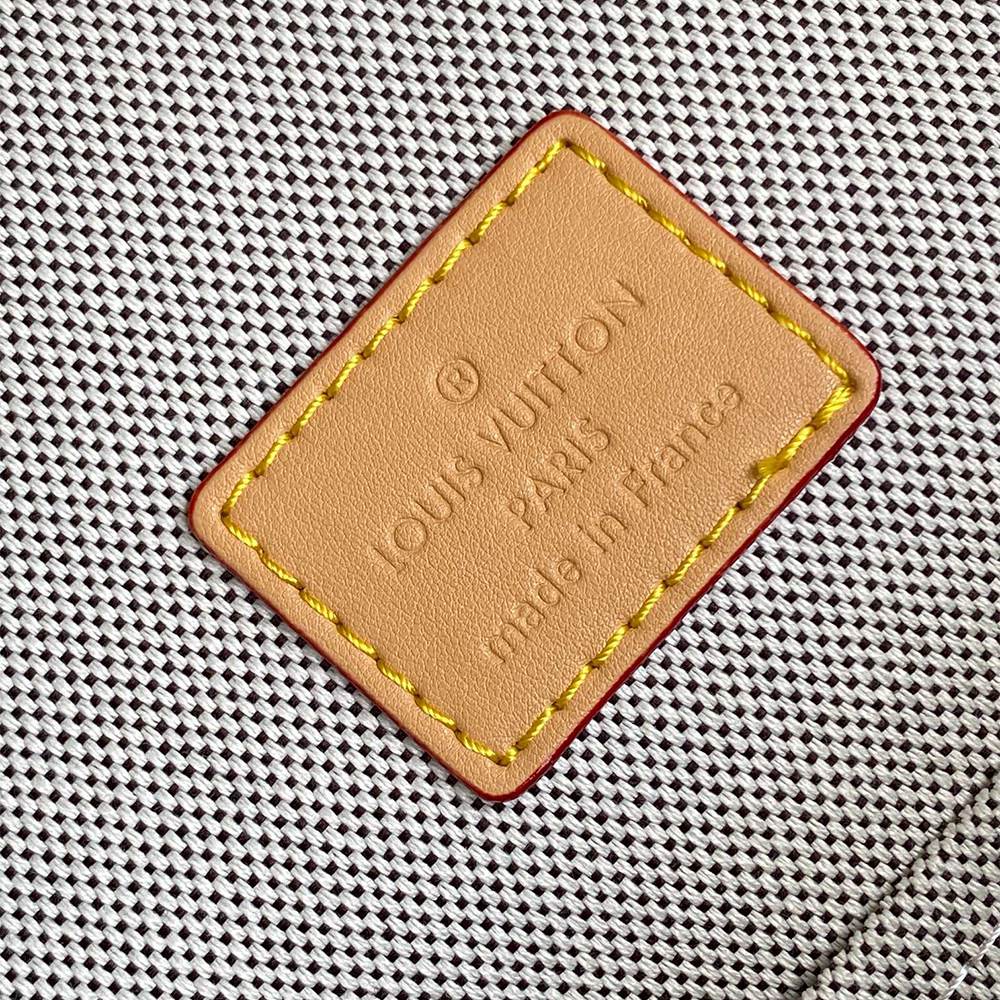 Louis Vuitton Discovery PM