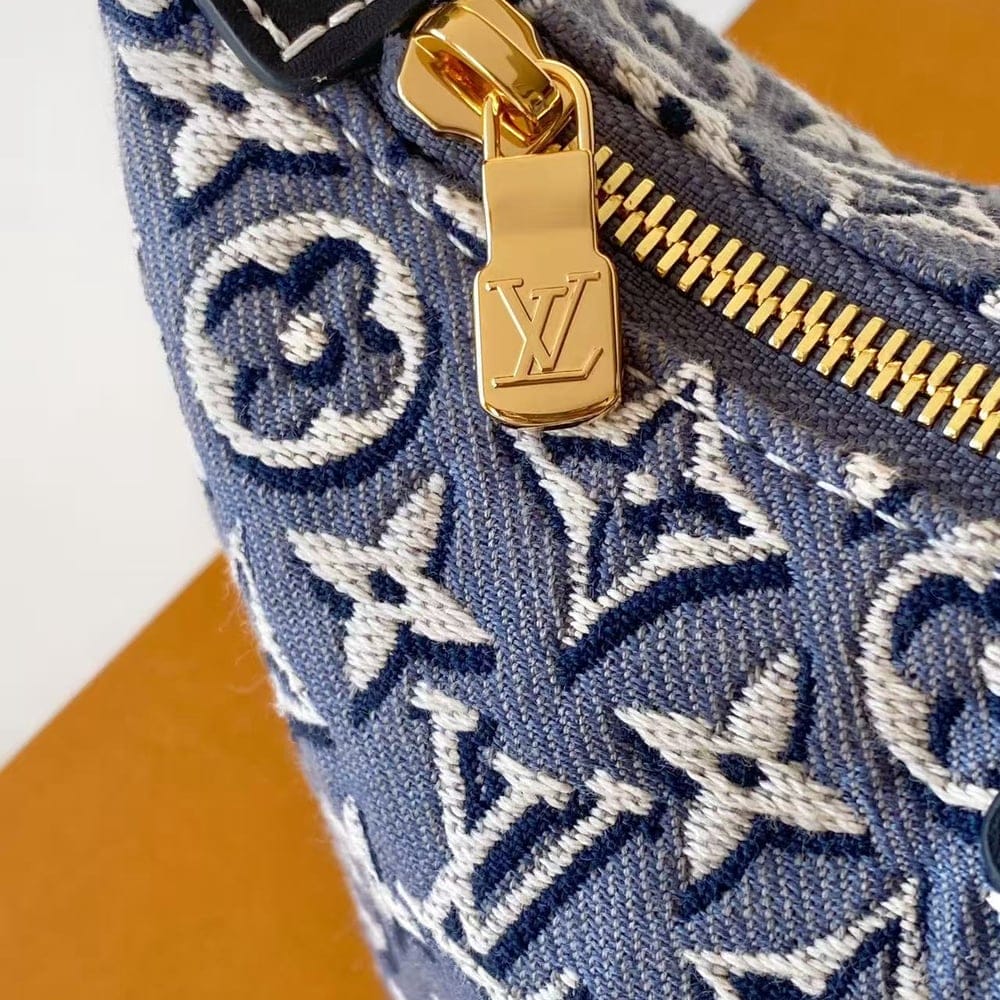 Louis Vuitton Pochette Hills