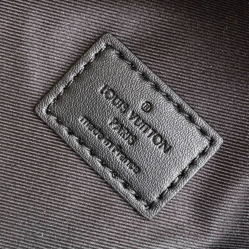 Louis Vuitton Discovery PM