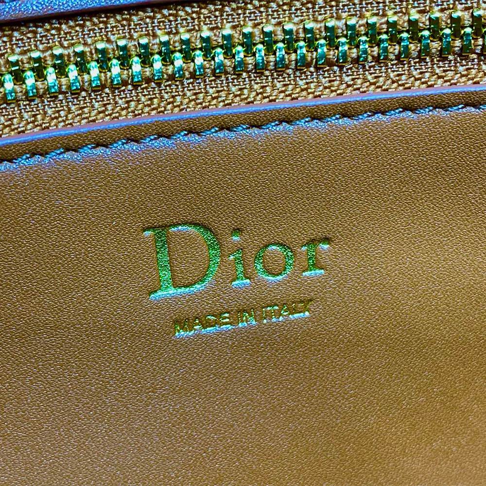 Dior Médaillon Small