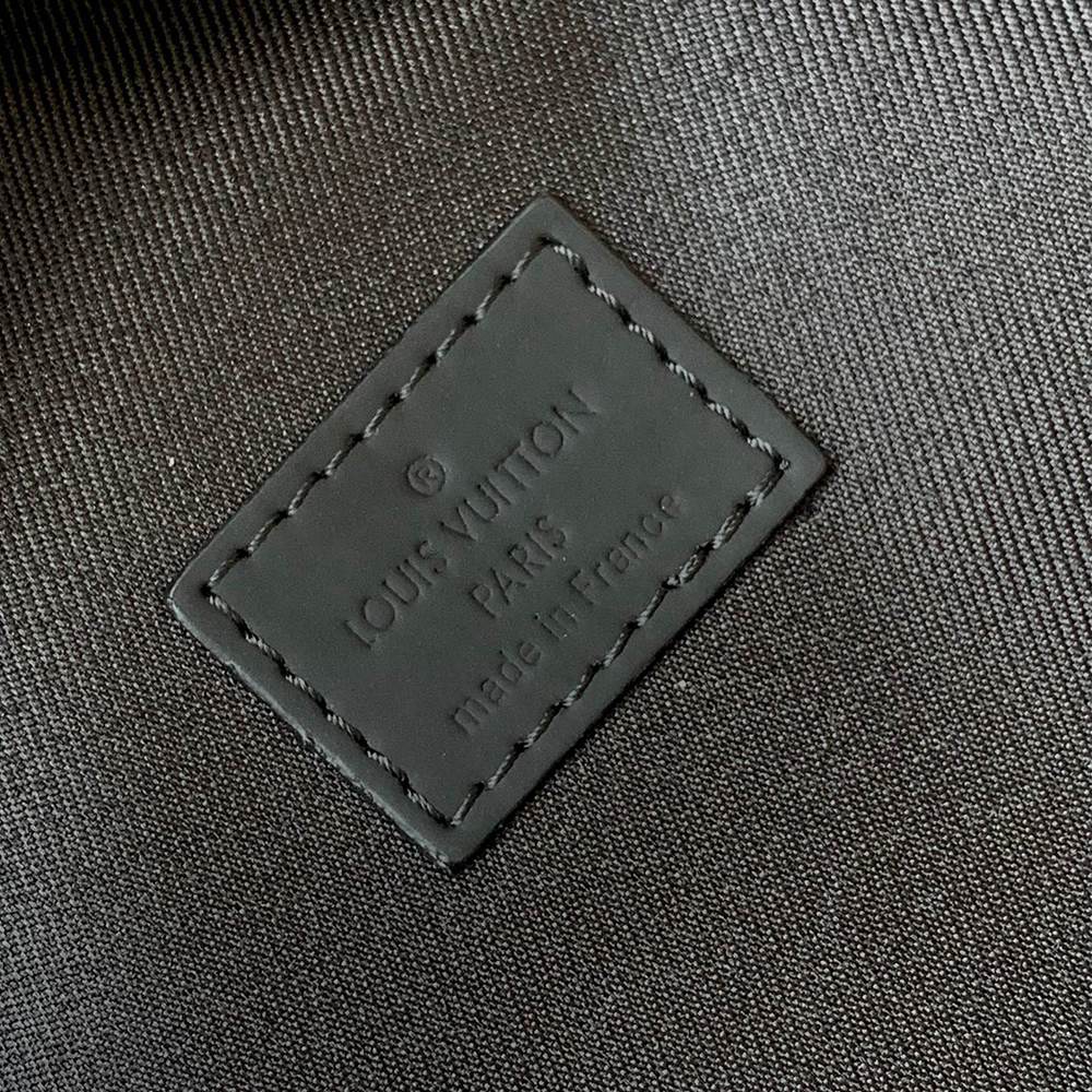 Louis Vuitton Discovery PM