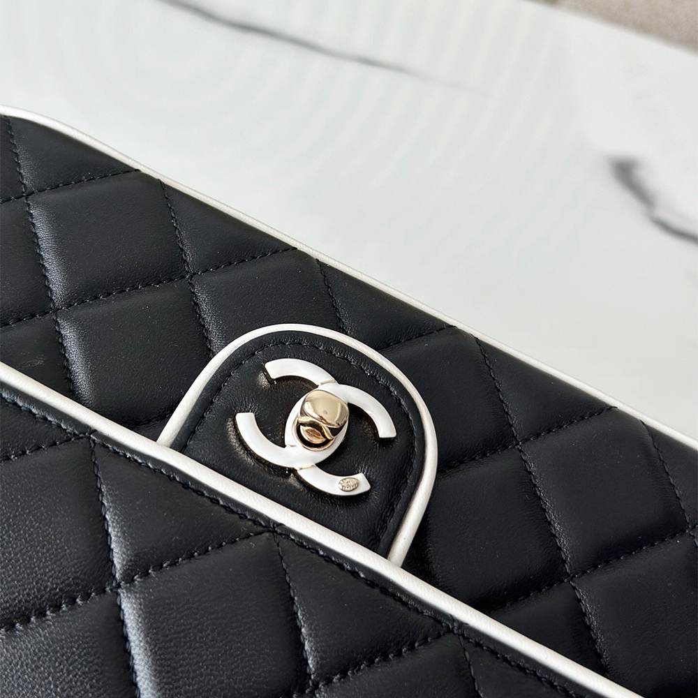 Chanel Small Wallet on Chain