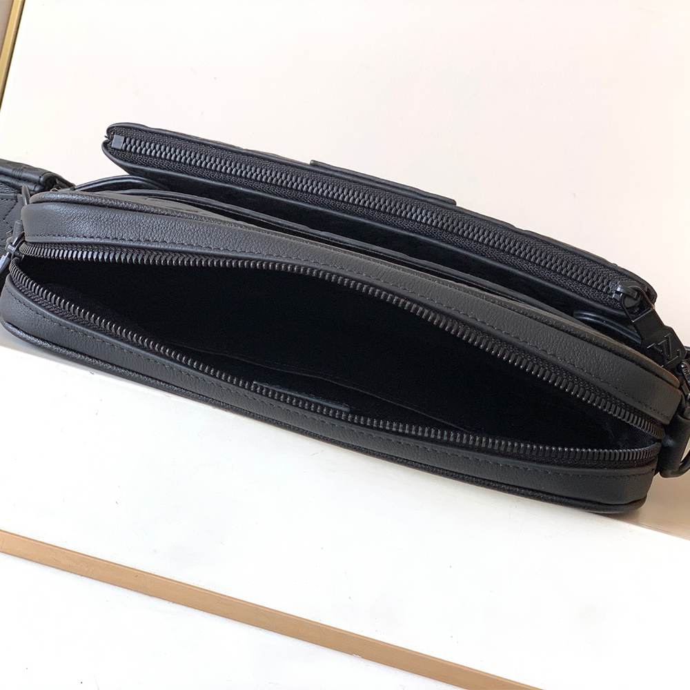 Louis Vuitton Trio Messenger