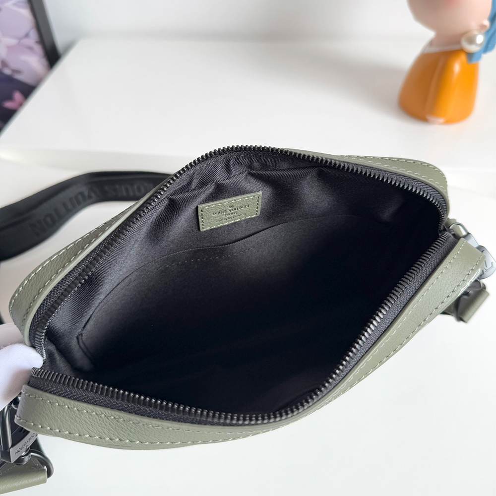 Louis Vuitton Trio Messenger