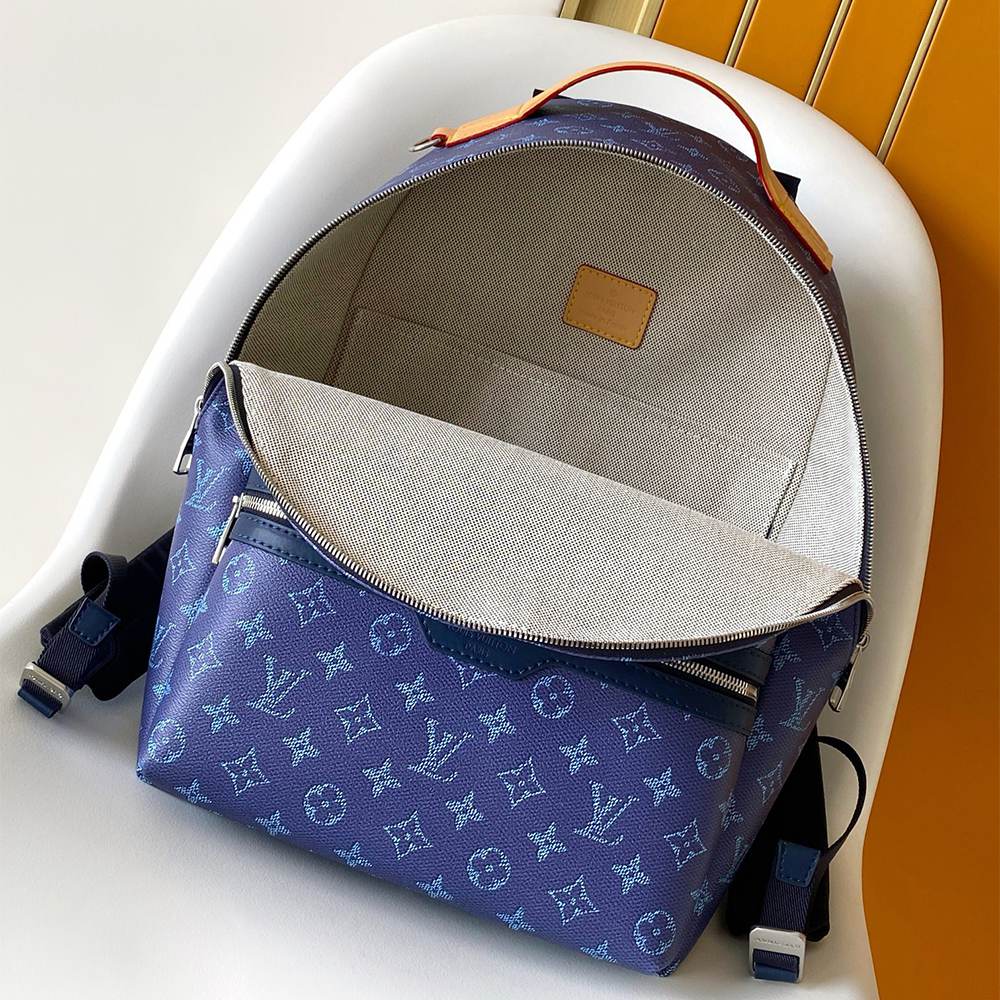 Louis Vuitton Discovery PM