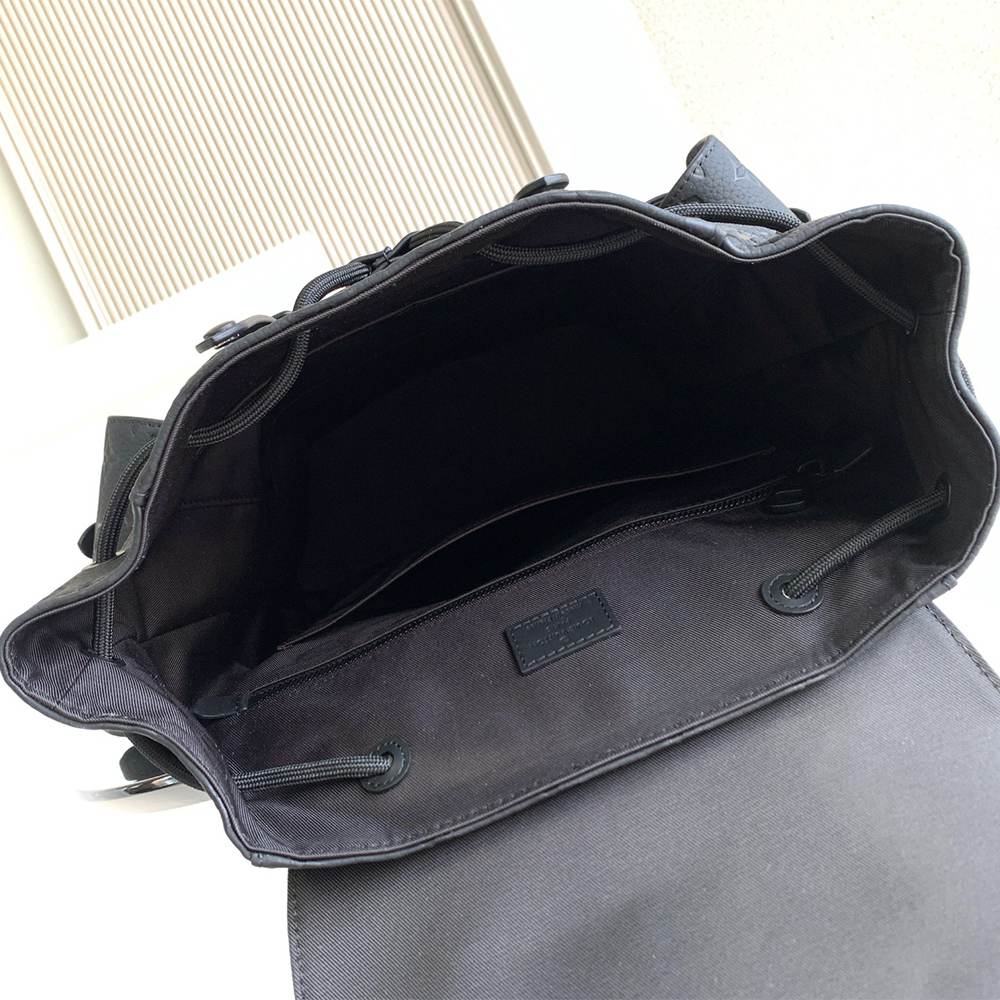 Louis Vuitton Christopher MM