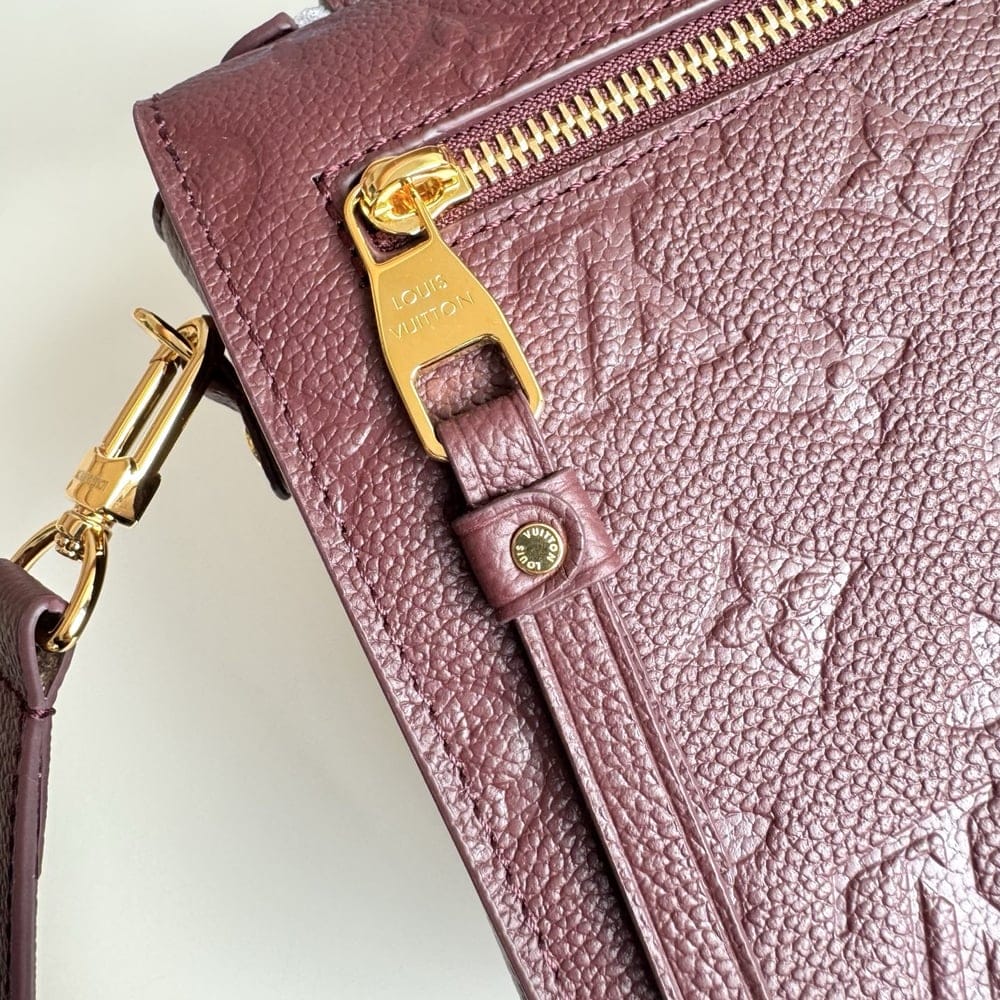 Louis Vuitton Pochette Métis