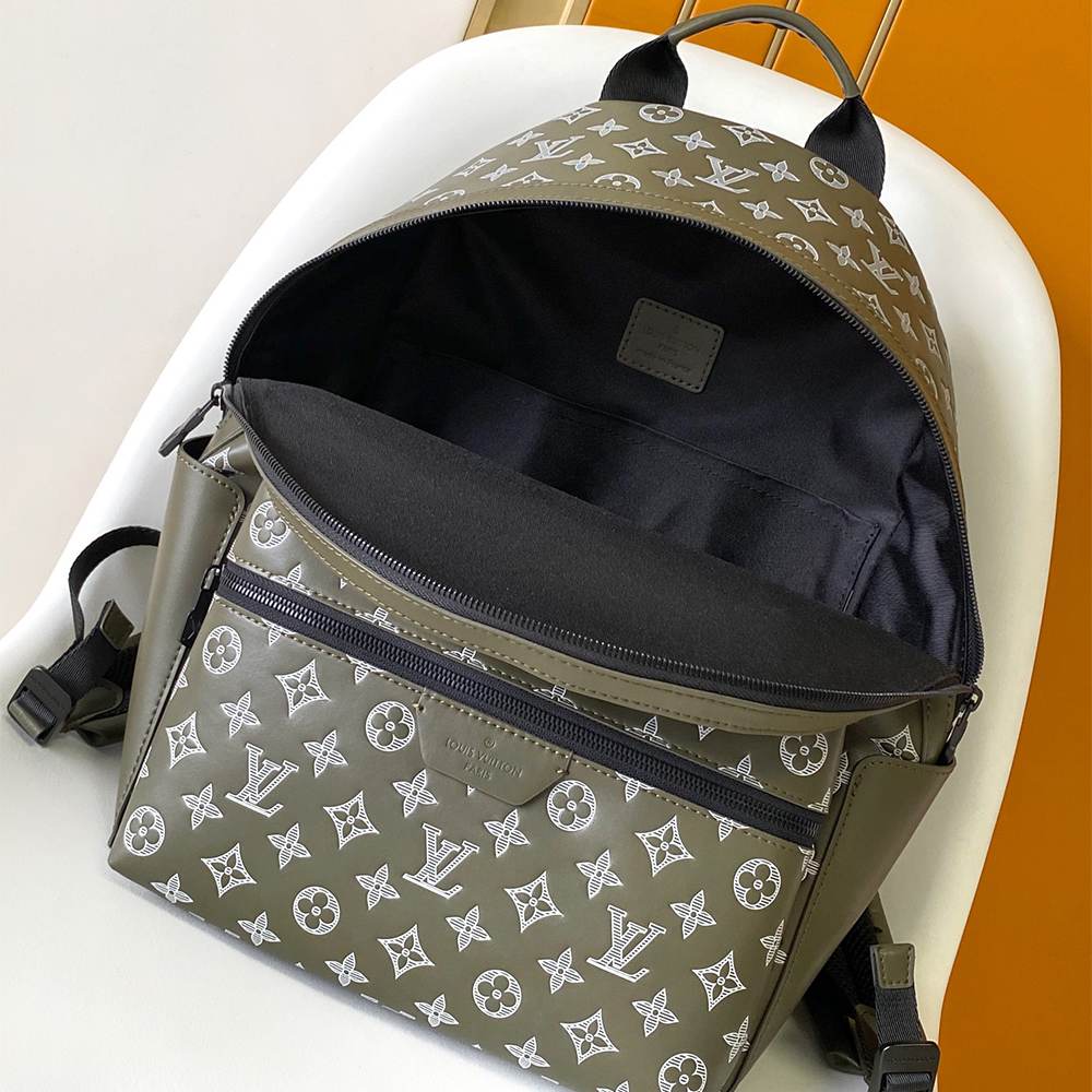 Louis Vuitton Discovery PM