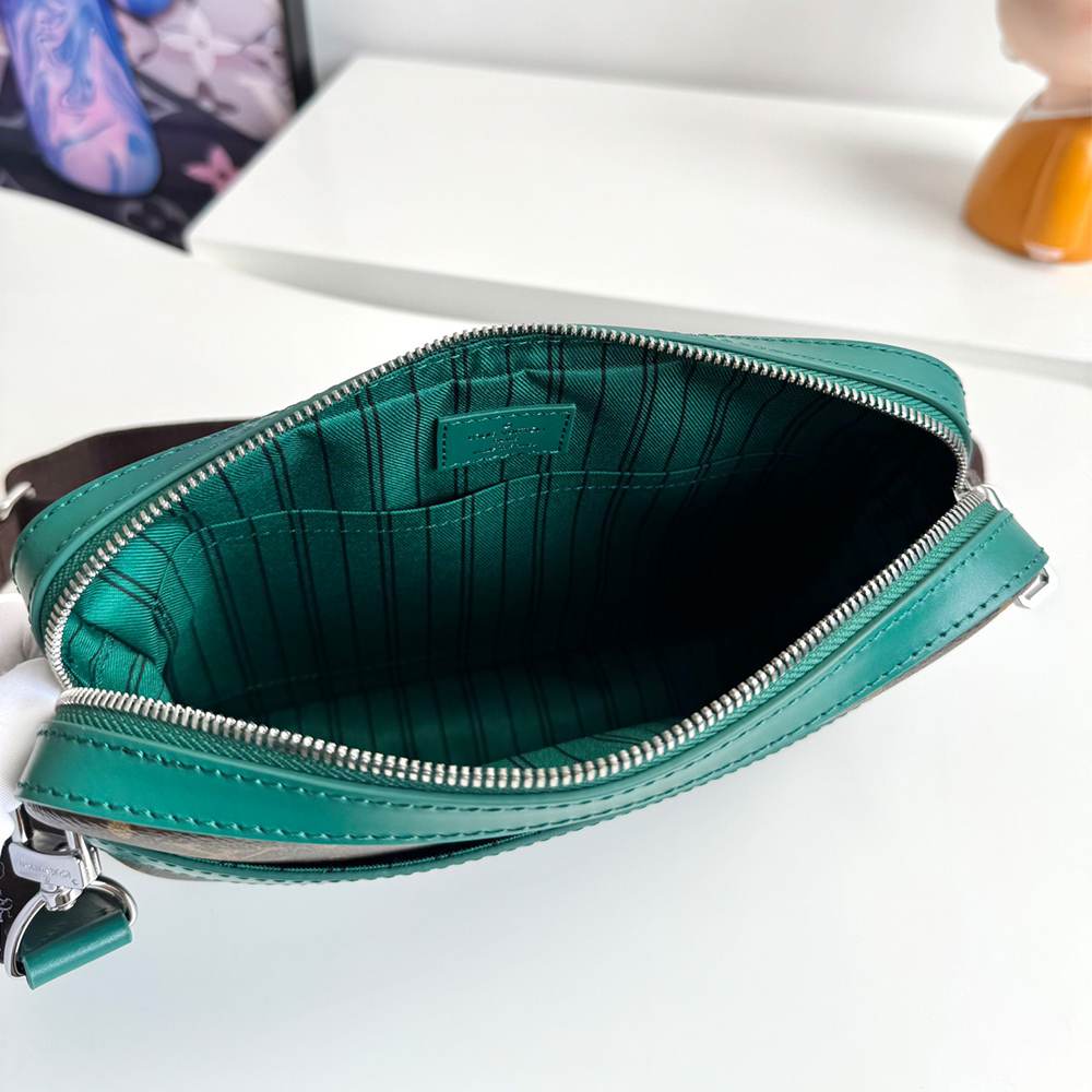 Louis Vuitton Trio Messenger