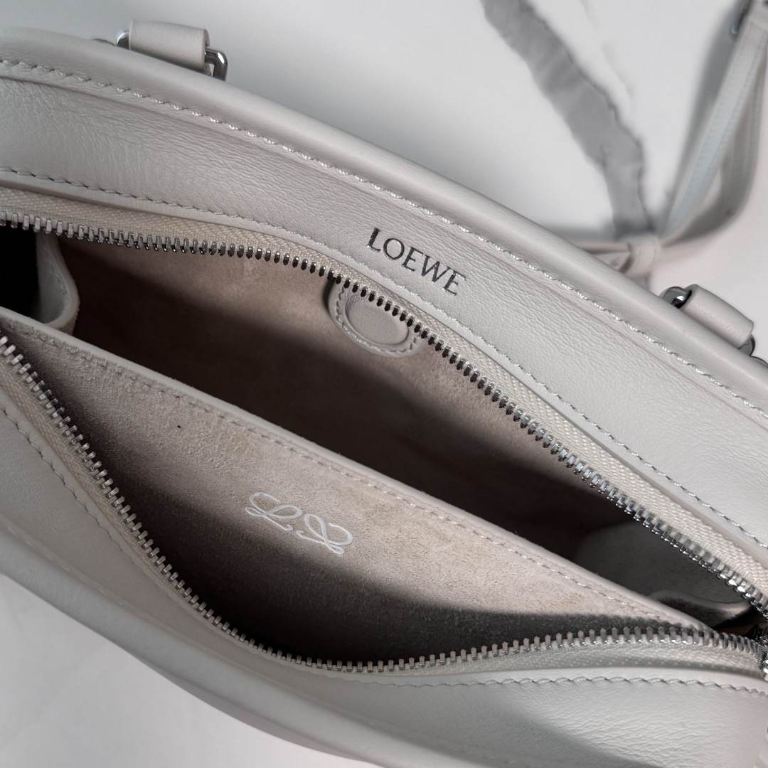 Loewe Mini Amazona 180