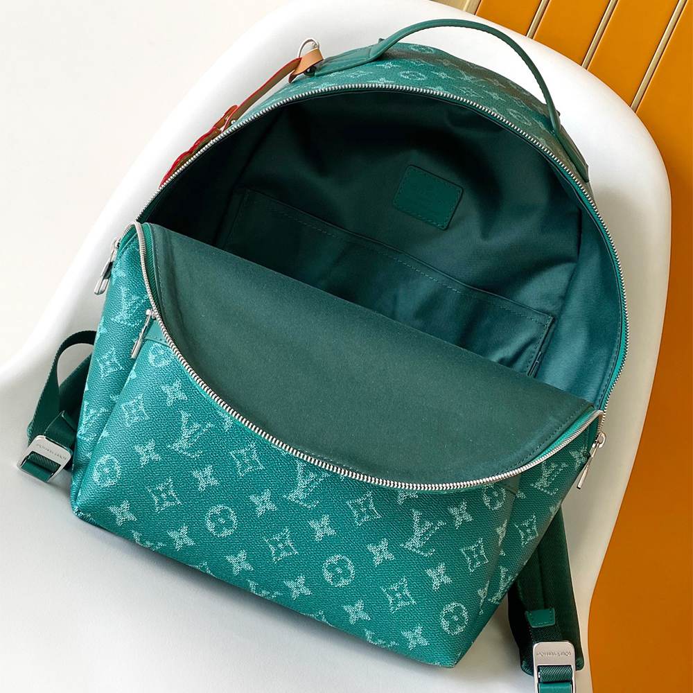 Louis Vuitton Discovery PM