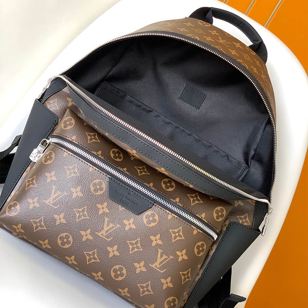 Louis Vuitton Discovery PM