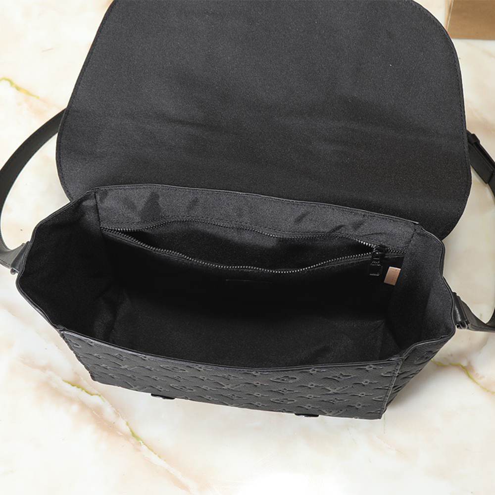 Louis Vuitton Christopher Messenger