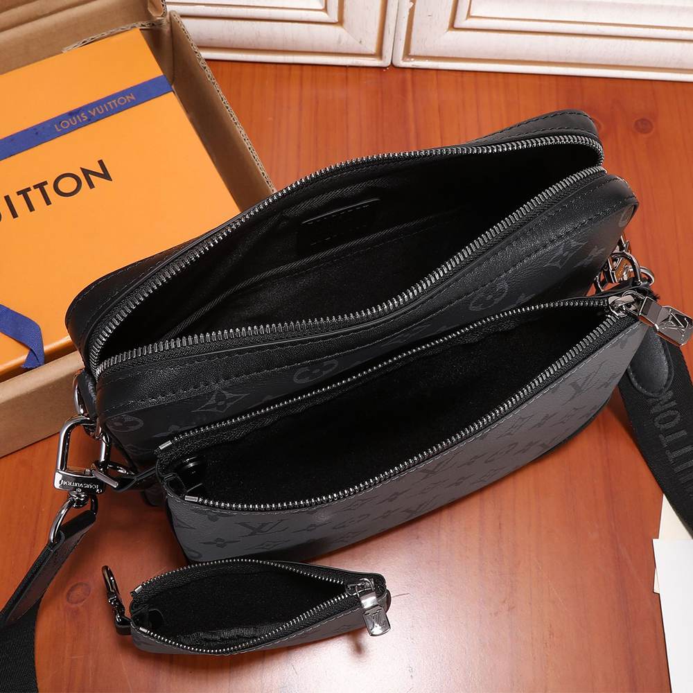 Louis Vuitton Trio Messenger
