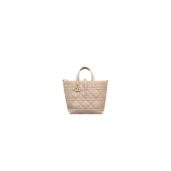 Dior Medium Toujours Vertical