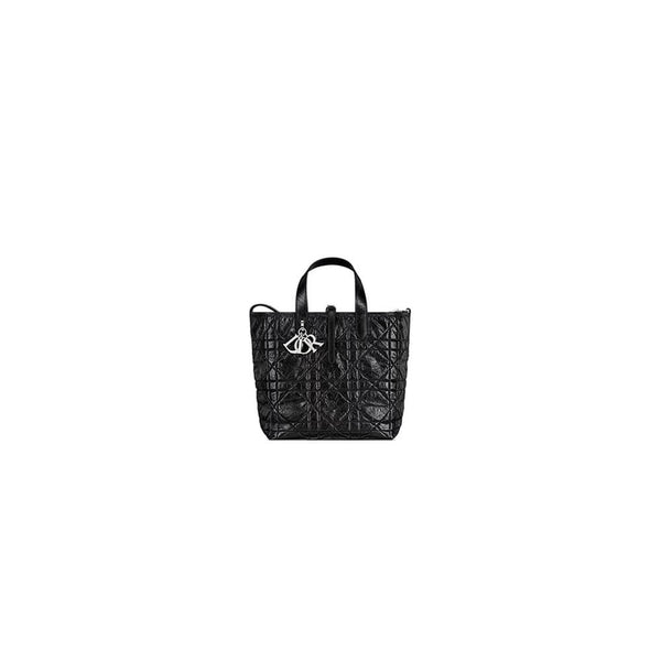 Dior Medium Toujours Vertical