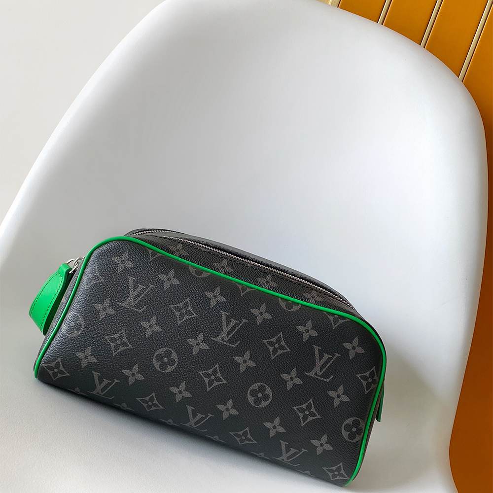 Louis Vuitton Dopp Kit
