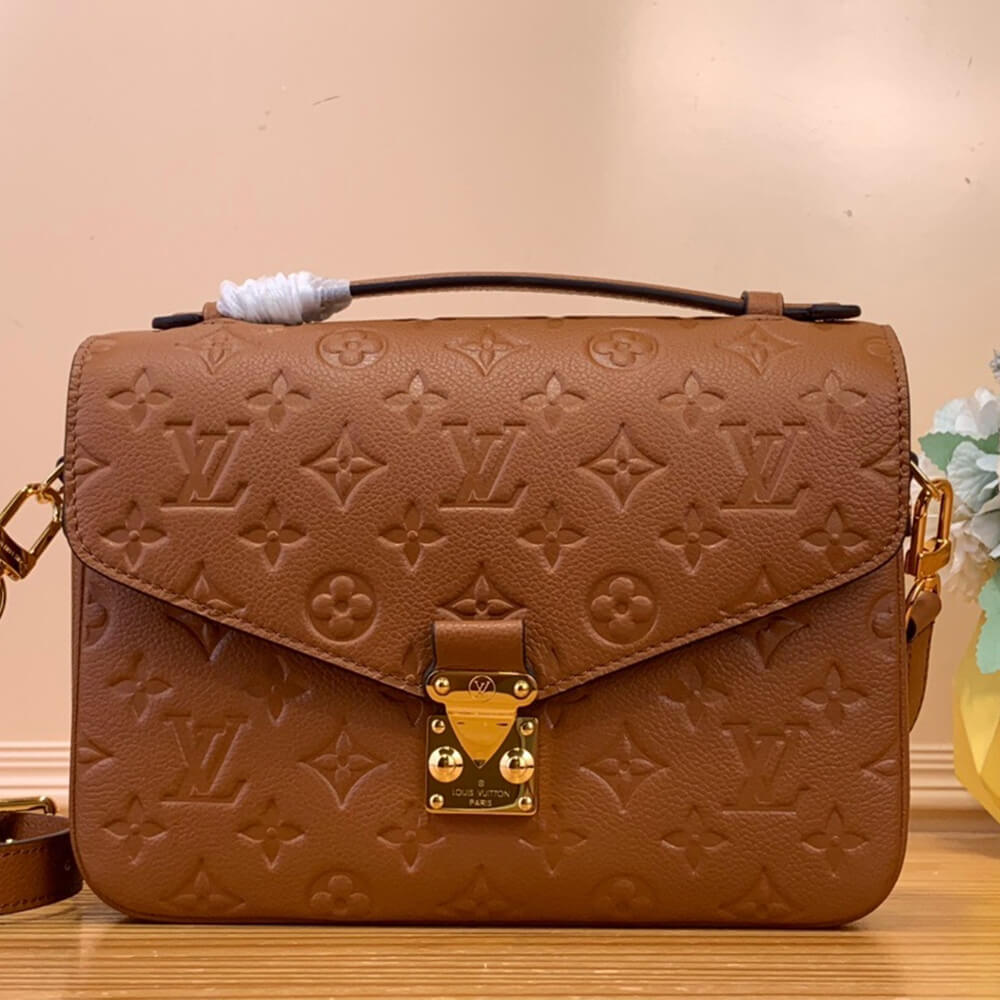 Louis Vuitton Pochette Métis