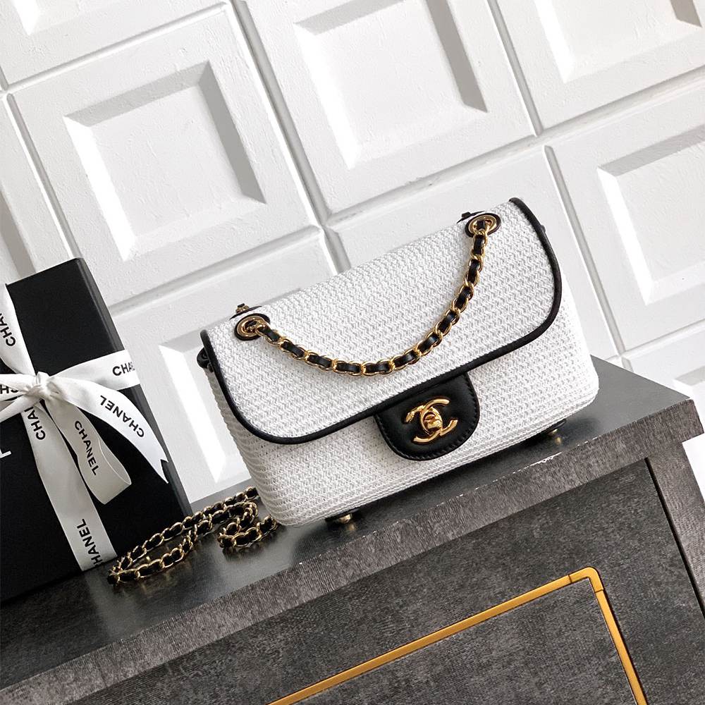 CHANEL Small Flap Bag(HIGH-END GRADE)