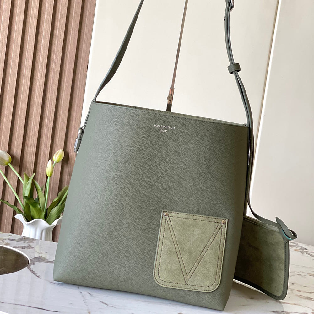 Louis Vuitton Verso Hobo