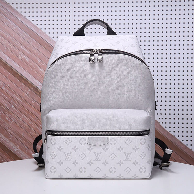 Louis Vuitton Discovery PM