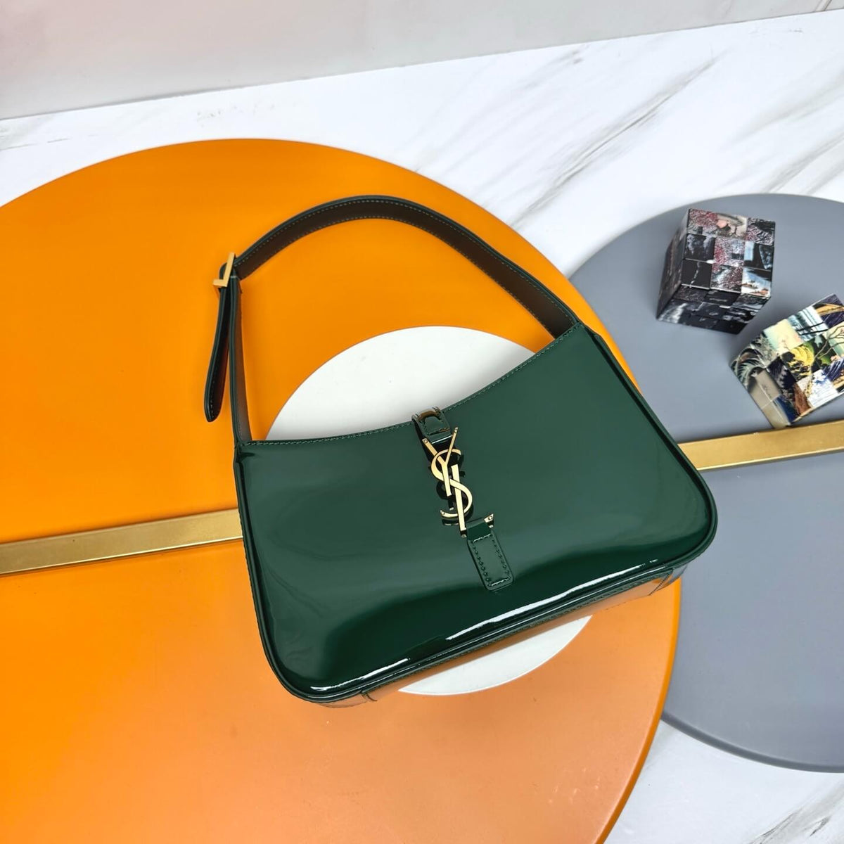 Ysl Le 5 à 7 In Patent Hobo