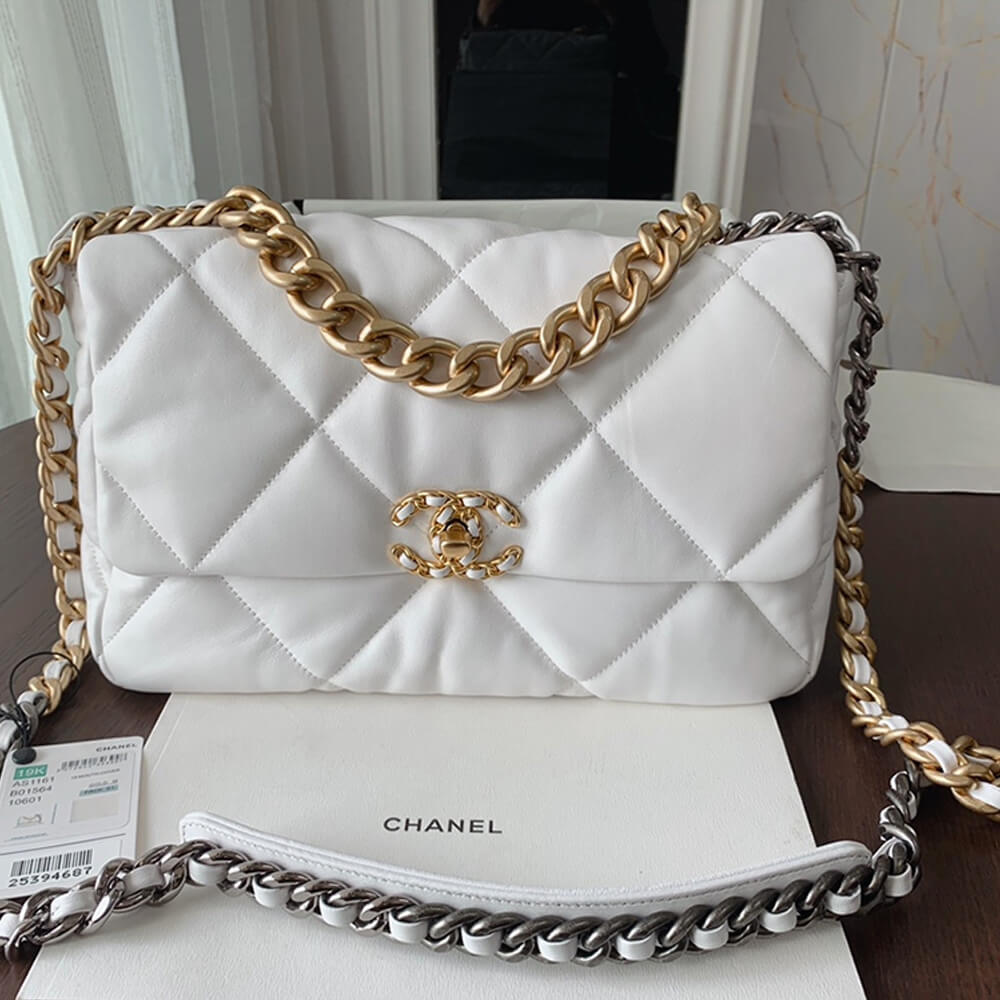 Chanel 19 Large