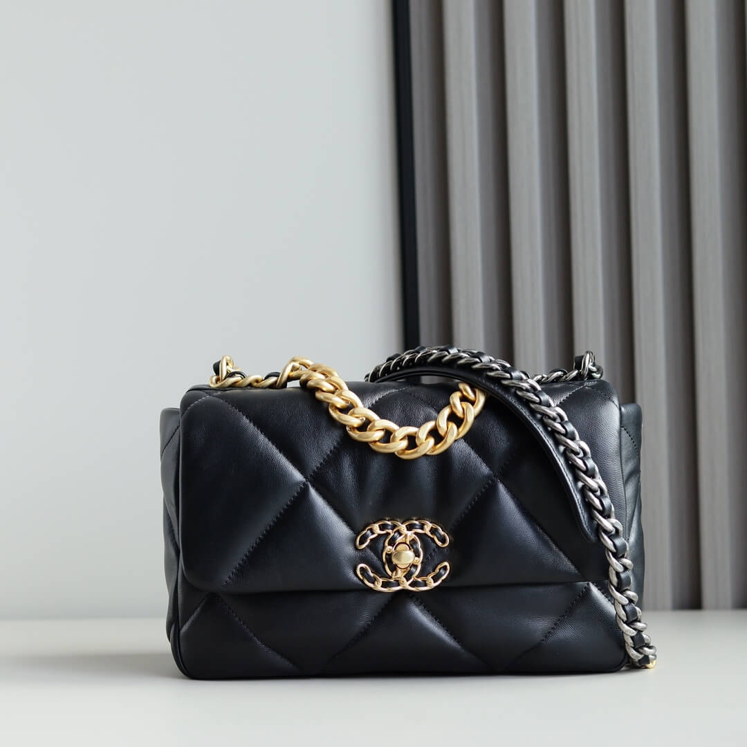 Chanel 19 Small