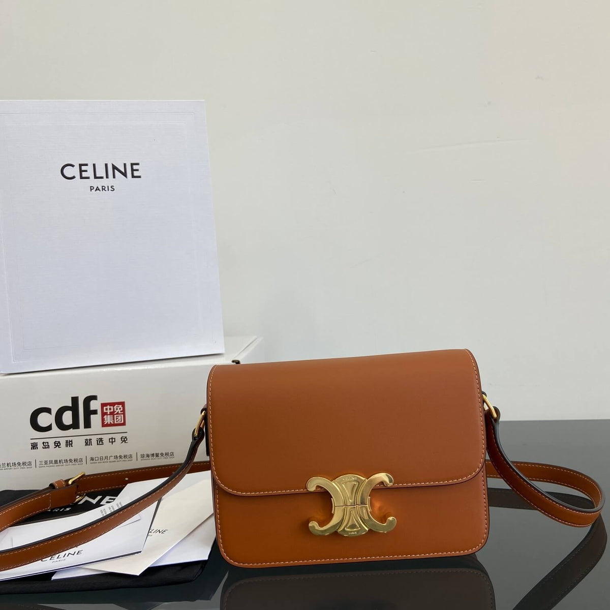 Celine Teen Triomphe