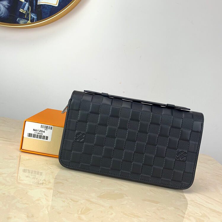 Louis Vuitton Zippy Wallet