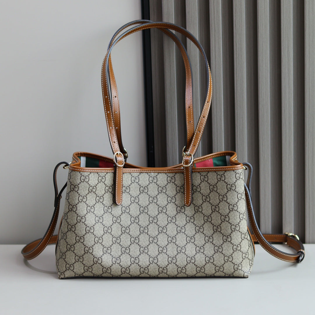 Gucci Emblem Medium