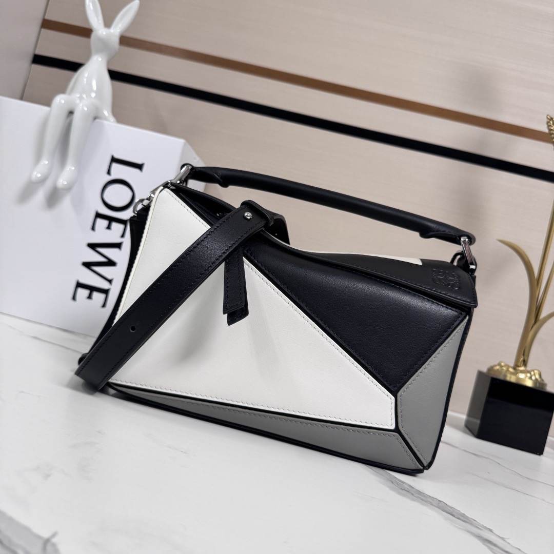 Loewe Small Puzzle